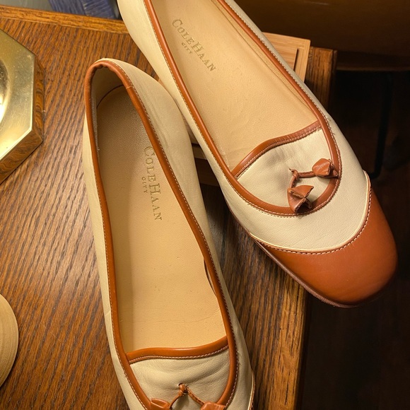Flats-Cole Haan!! - Picture 1 of 7